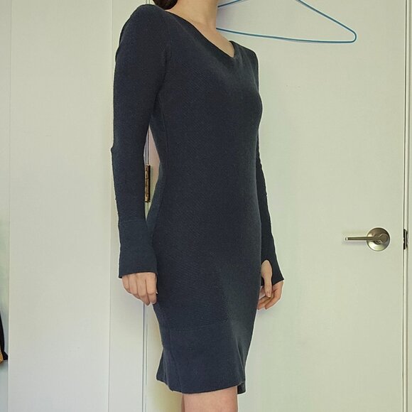 Long sleeved navy blue winter dress - Picture 2 of 6